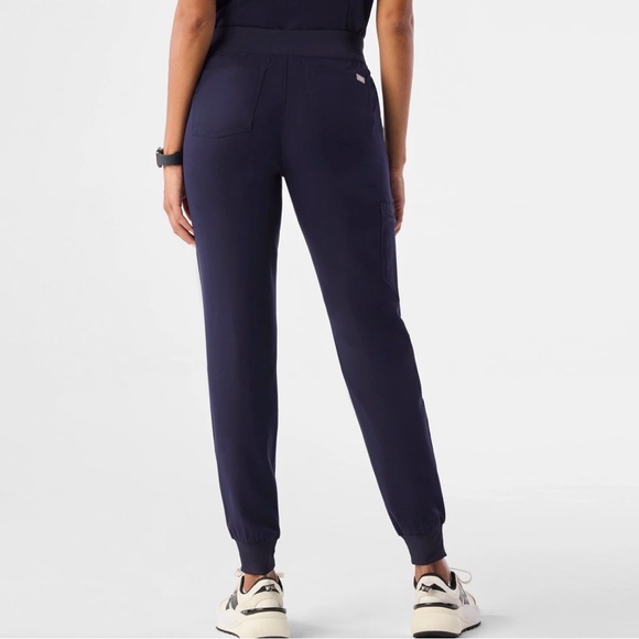 Figs: Women's Navy Zamora Jogger Scrub Pants™ - Picture 2 of 3